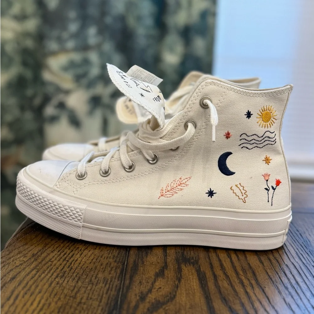 Converse Chuck Taylor All Star Lift Platform 'It's Okay To Wonder' Size 9